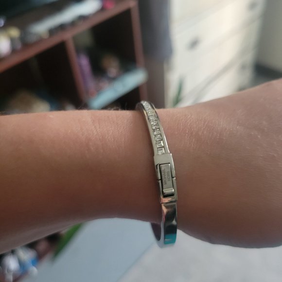 Bracelets - Picture 4 of 4